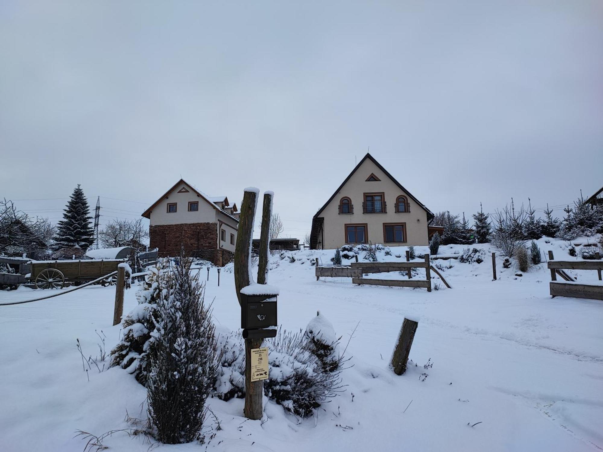 Apartmán na statku Červený Kostelec Exterior foto